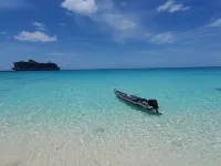 "Beachside Retreat" 2 Bedroom / 2 Bath Hotels in Bailey Town