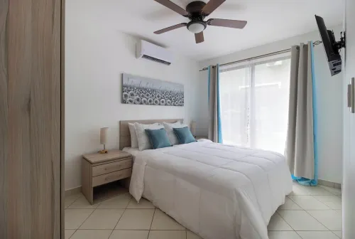 Flor de Limón Pool Condo—Beach & Cafés Steps Away