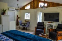 The Carriage House @ Mingle Hill Hotels in West Lincoln