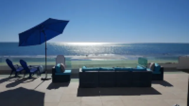 4 bedroom ocean front house in Las Conchas