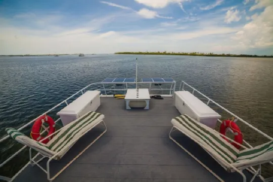 Happy’s Houseboat Key West