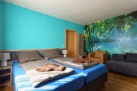 Living with friends. The way is the goal and the way leads to us. Hotels in Arnstadt