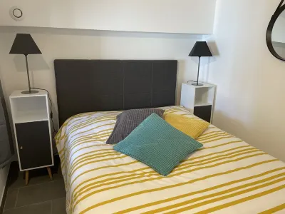Menton 3 rooms sea view beachfront hyper center in the heart of the old town