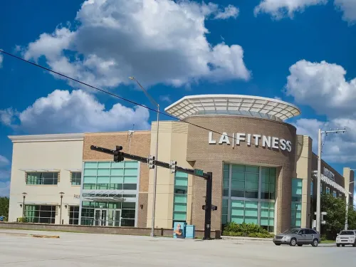 Beautiful tropical villa with heated pool, modern furniture - close to the beach