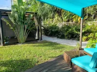 Modern Tropical Bungalow Hotels near Men's Wearhouse
