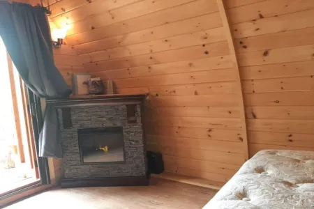 The Escape Pod - No Neighbors!