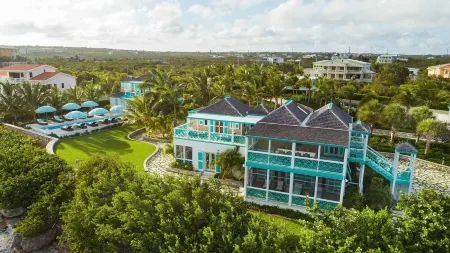 Charming waterfront Caribbean estate - 2 min from pink sand beach