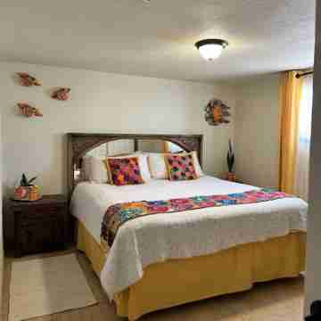 Adobe House Close to Downtown, Opera, and Historic Plaza Rooms