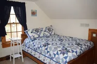 Aramabad-Closest Neighborhood to Beach! Hotels near Chincoteague Island