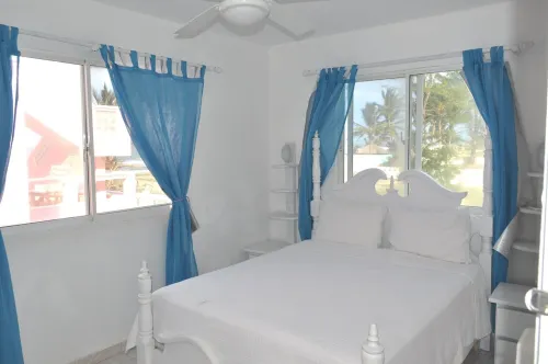 Villa Belvedere; Play Pool at The Beach!,  Sleeps 8. Chef Available