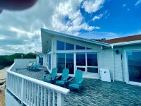 Amazing Beach Home on the Water with Pool