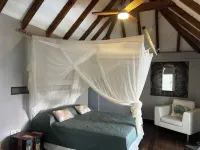 Villa  beach access for 8 people 4 bedrooms & 4 bathrooms Отели в г. 