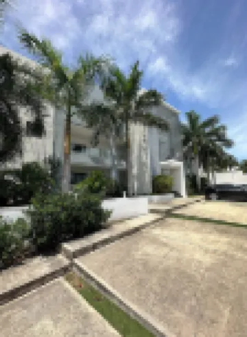 Beachfront Ultra Luxury - New Modern 2 Bed/2.5 Bath