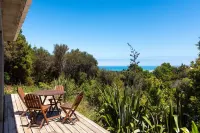 Secluded Haven with Stunning Hokianga Harbour Views Hotels in Omapere