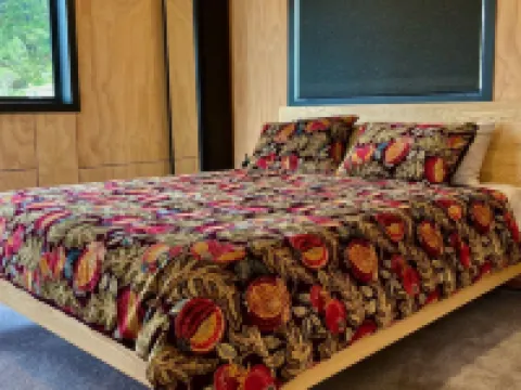 Impressive renovation a 10-minute walk from the heritage part of Thames Hotels in Thames