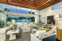Oceanfront Luxury Villa, Pool, Staff & Golf Carts, Walk to Beach Dream House