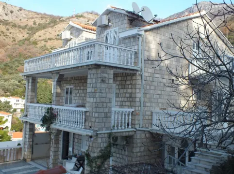 Penthouse Apartment Sveti Stefan