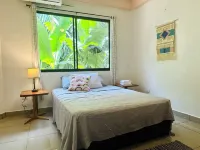 Beautiful poolside condo! Great location! AC+