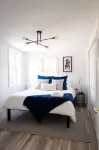 Gorgeous renovated-5 min to Main St-BBQ-Firepit-Free Sandbanks pass-Pac Man game