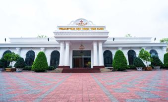 Van Phat Riverside Hotel