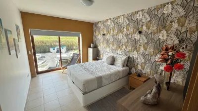 Large villa, private swimming pool, lagoon, beaches and 4 golf courses nearby