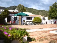 Characterful, Stylish 'Finca' with Heated Pool & Mountain Views (Beach 25 mins) Hotels in Competa