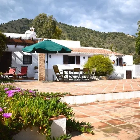 Characterful, Stylish 'Finca' with Heated Pool & Mountain Views (Beach 25 mins)