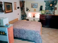 STUDIO BORGO MAROLA RENT ALL YEAR ROUND. Citra Code (011015-LT-1155)