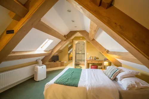 The Castle Hotel Hotels in Llanfihangel Cwmdu with Bwlch and Cathedine