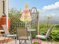 Dorset View Hotels in Manston