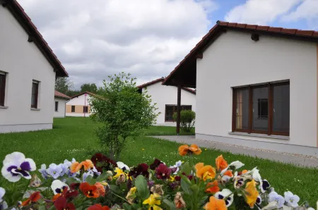 Trixi Park Zittauer Gebirge - Ferienhäuser, Hotel Und Camping Отели в г. Нойгерсдорф