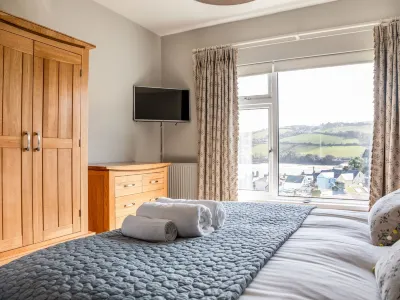 Higher Cliftonville Hotels near Dorking Deepdene