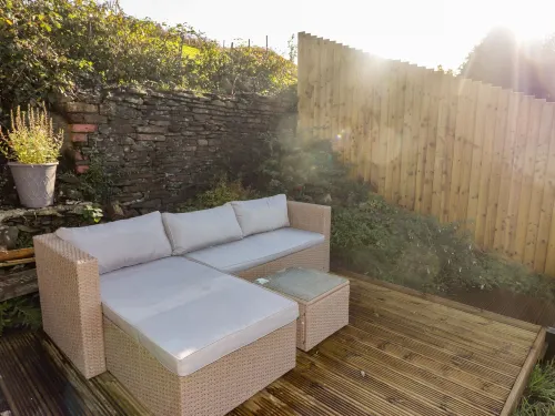 Golygfa Bryn Hotel a Llantrisant