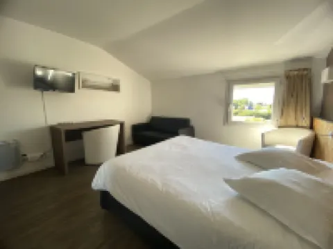 Hôtel Restaurant de l'Ecu Hotels in Jonzac