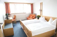 Brauereigasthof/Hotel Bürgerbräu Hotels near Stadtkirche St Nikolaus