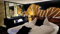Domaine du Haut Jardin Hôtel & Chalets Spa Privé Hotels in Rehaupal