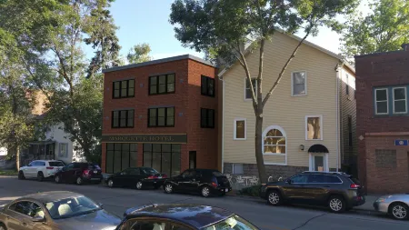 The Marquette Hotel Отели рядом с достопримечательностью «Аллайант Энерджи Сентер»