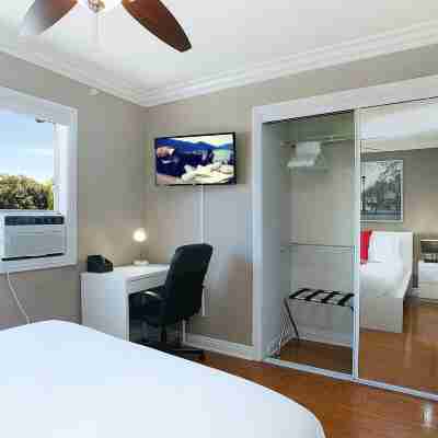 Costa Mesa/Newport - Fast Wifi - Work Stations - Free Parking - Self Check in! (cm-1) Rooms