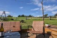 Cedar Hotels in Marshwood