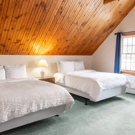 Sara Placid Inn & Suites