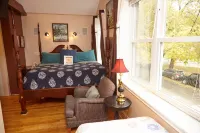 Ray's Bucktown Bed and Breakfast Hotels in 