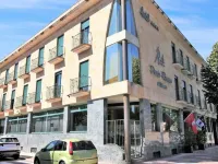 Hotel Ele Puente Romano de Salamanca Hotels near Museo Art Nouveau y Art Deco