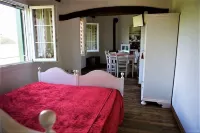 Agriturismo Adriano Pedretti Hotels near Parrocchia della Beata Vergine Maria del Rosario