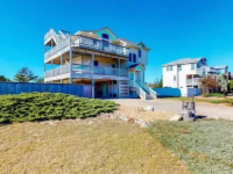 Beautiful Obx Home W. Pristine Views 6 Bedroom Cottage by RedAwning Hotels in Corolla