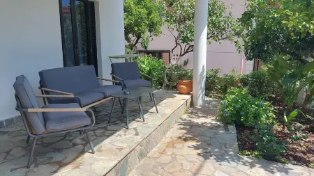 Christina Studios & Apartments