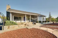 Waterfront Mariposa Vacation Rental w/ Hot Tub - Homestays