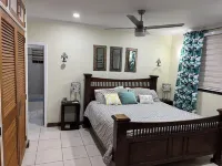 Palm Breeze Villa - Charming 3-Bedroom Villa with Private Pool! - 3つ星