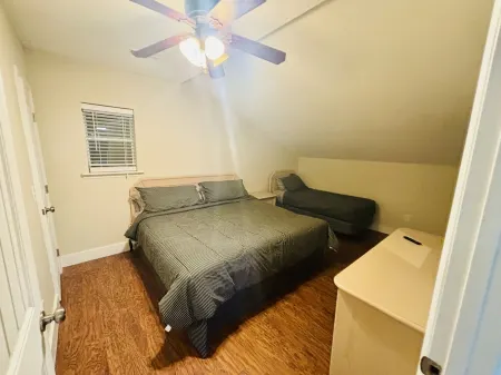 “3bdrm Barn Apt Sunset Pointe Отели рядом с достопримечательностью «Суперспидвей Талладега»