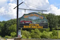 Green Valley Motor Lodge Hotels in Brown County