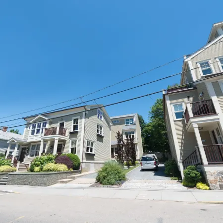 The Newport Lofts - 548 Thames Street